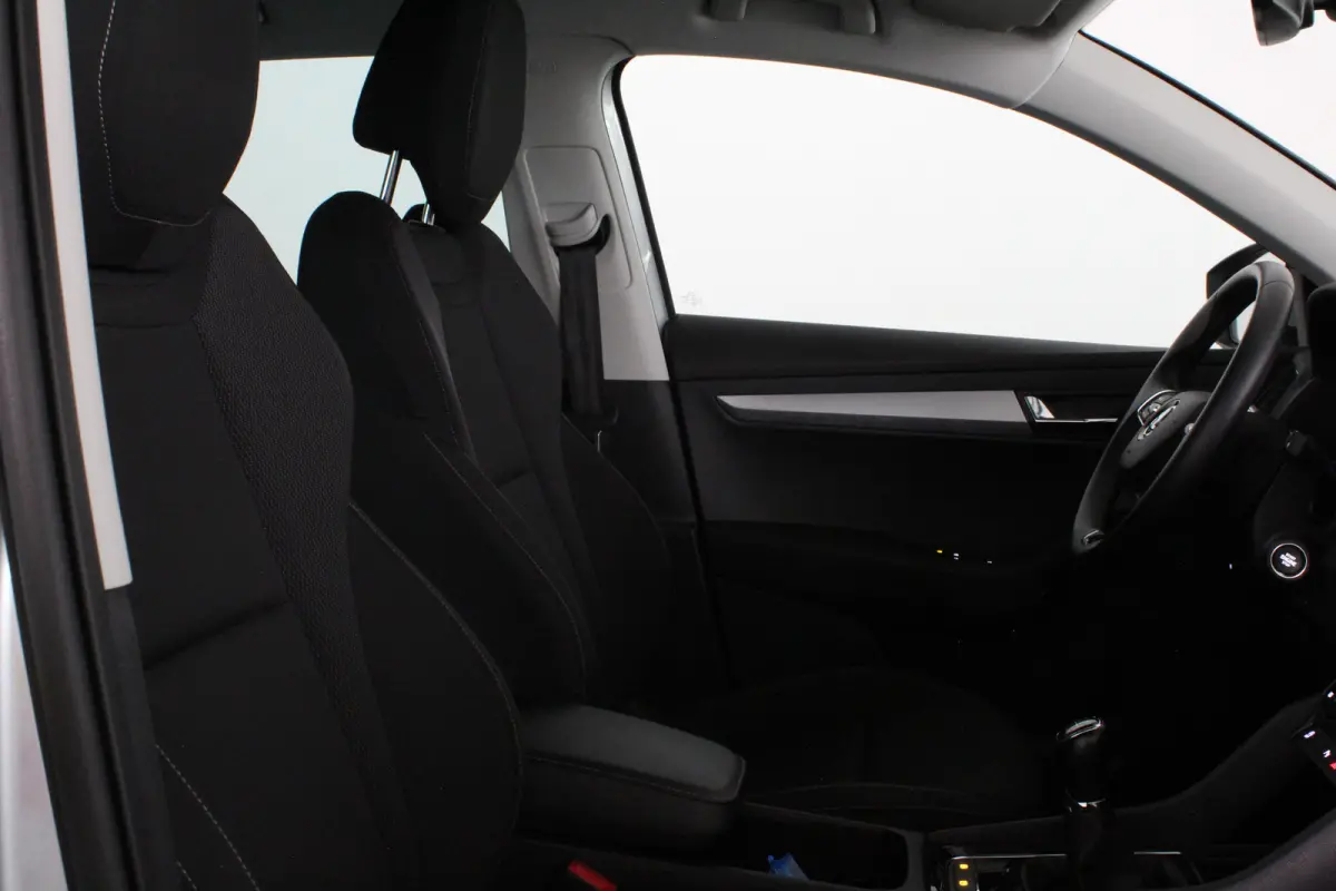 1.0 TSI Business Edition > Camera/Navi/Comfort-pakket/keyless...