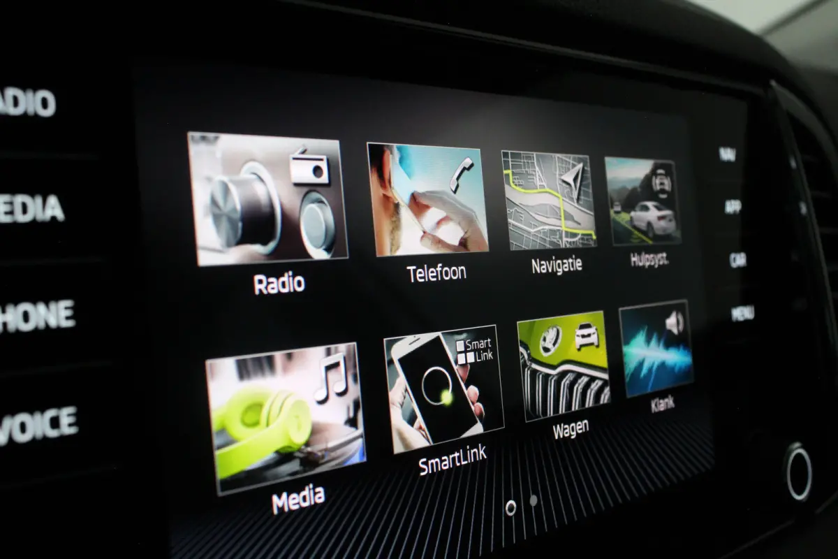 1.0 TSI Business Edition > Camera/Navi/Comfort-pakket/keyless...