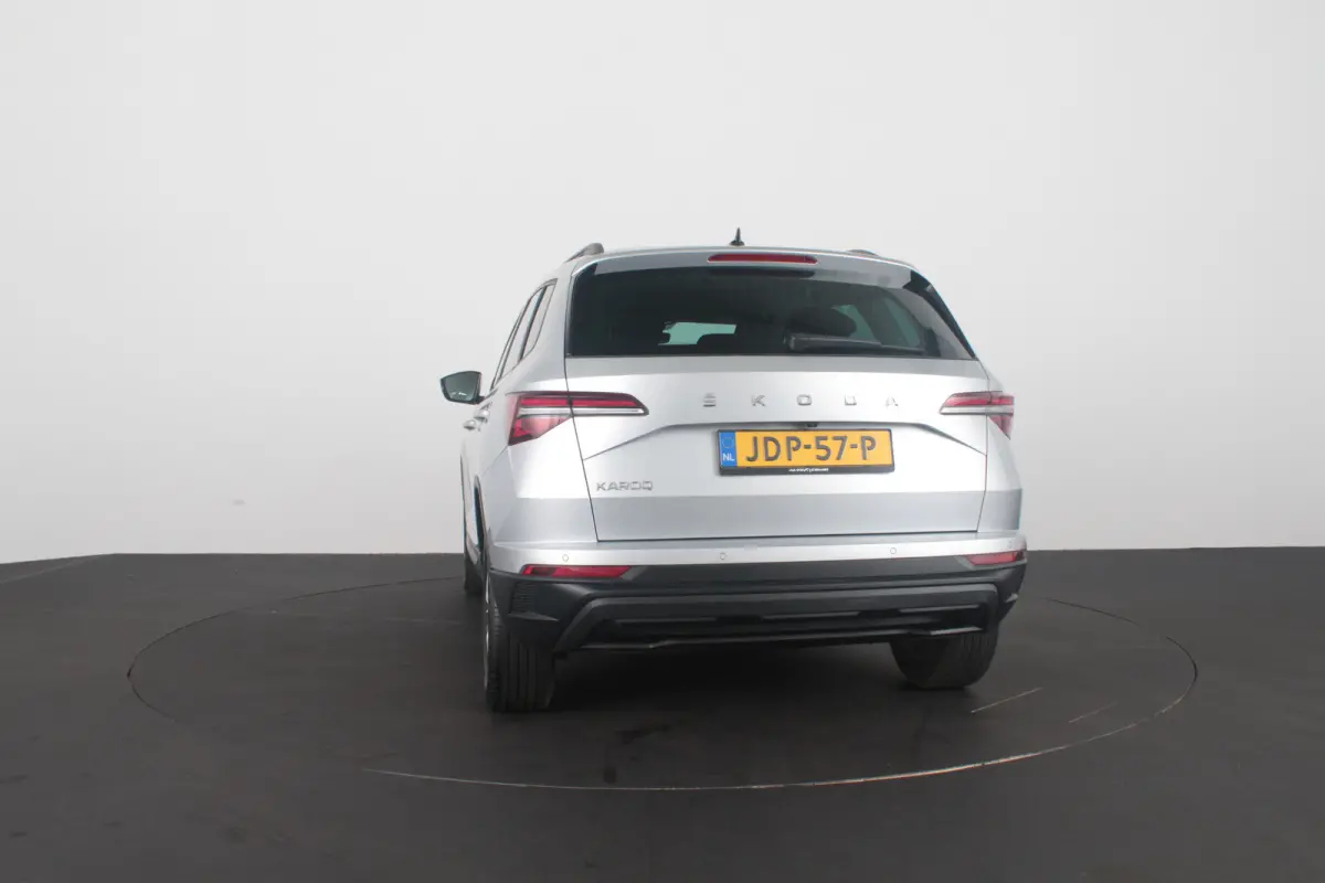 1.0 TSI Business Edition > Camera/Navi/Comfort-pakket/keyless...
