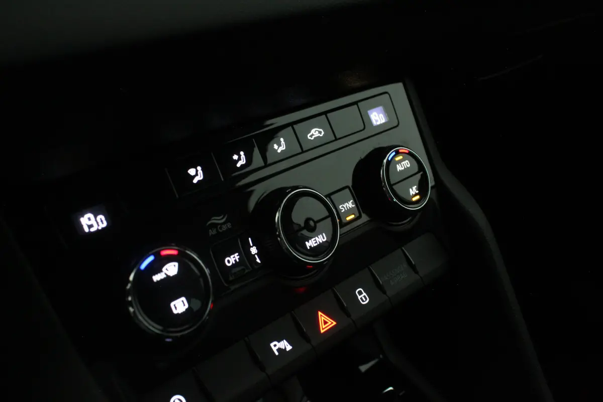 1.0 TSI Business Edition > Camera/Navi/Comfort-pakket/keyless...