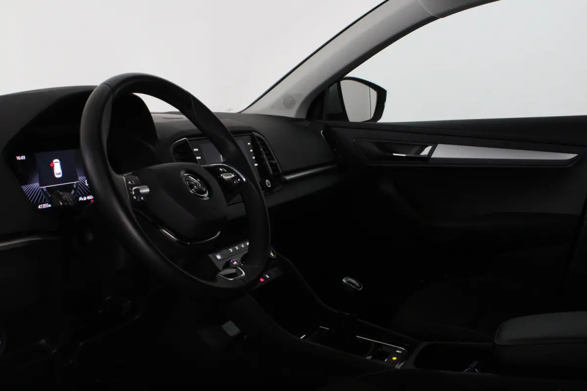 1.0 TSI Business Edition > Camera/Navi/Comfort-pakket/keyless...