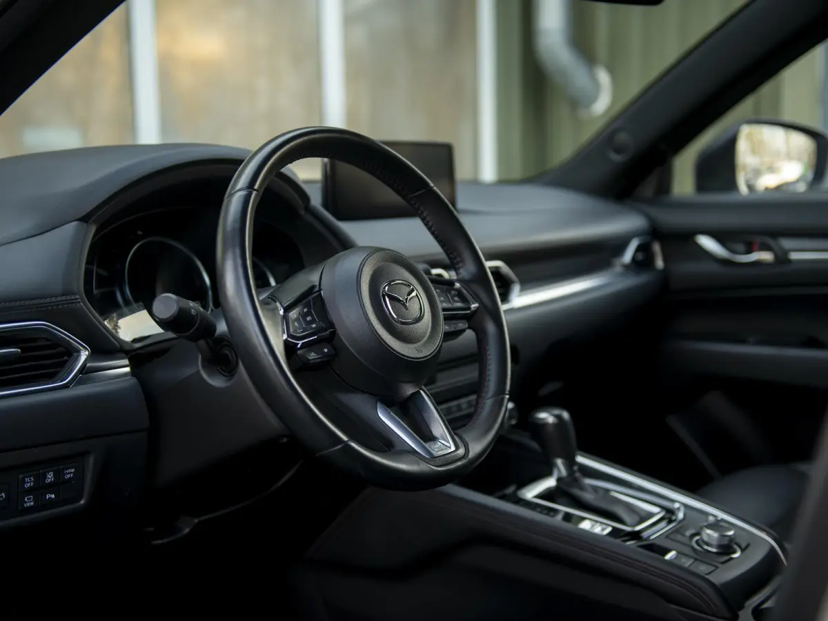 2.5 SkyActiv-G 194pk Homura | Trekhaak wegklapbaar | Navi | Stoel- en stuurverwarming | Apple Carplay / Android Auto