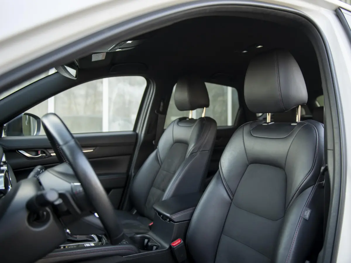 2.5 SkyActiv-G 194pk Homura | Trekhaak wegklapbaar | Navi | Stoel- en stuurverwarming | Apple Carplay / Android Auto