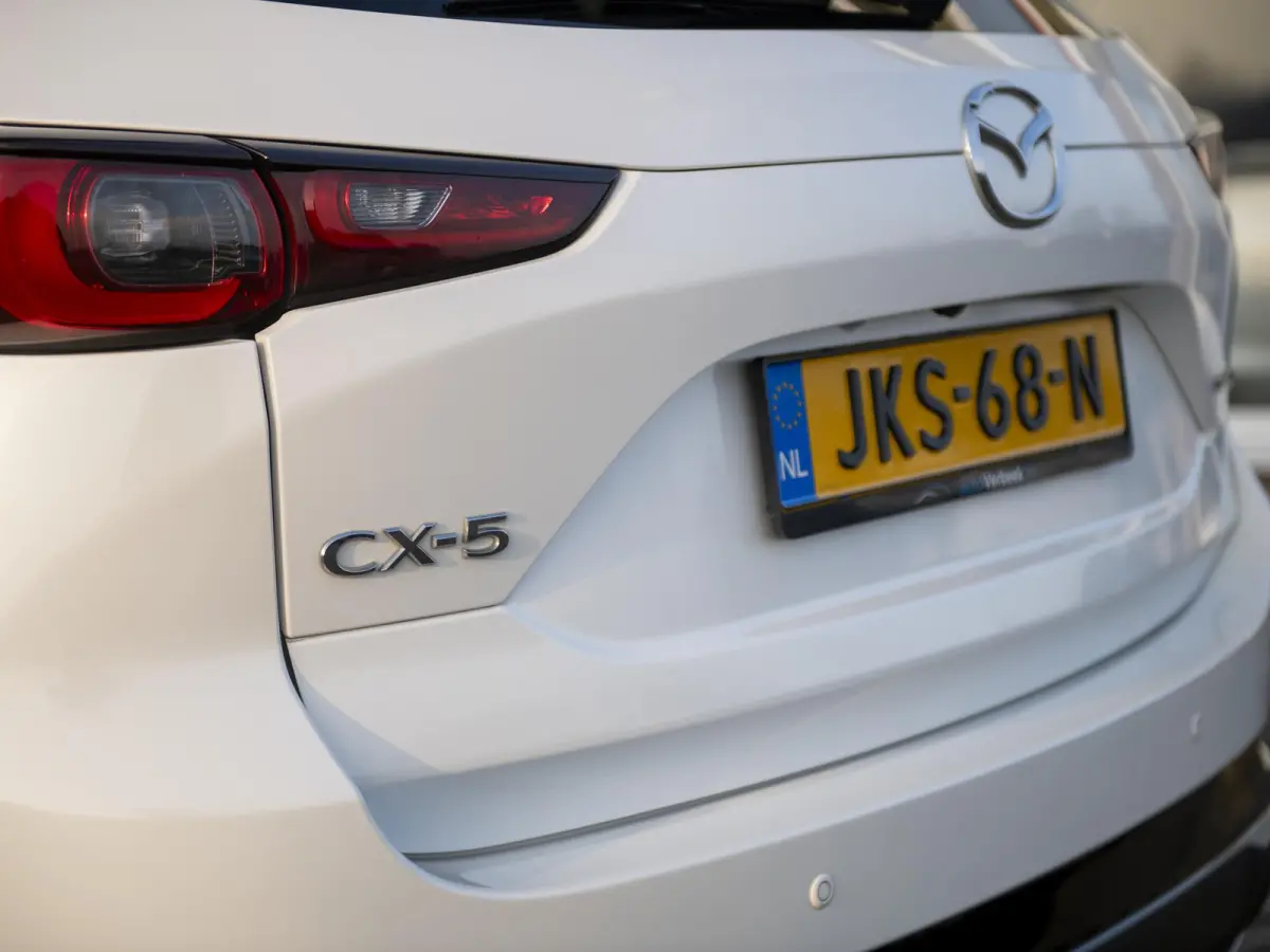 2.5 SkyActiv-G 194pk Homura | Trekhaak wegklapbaar | Navi | Stoel- en stuurverwarming | Apple Carplay / Android Auto