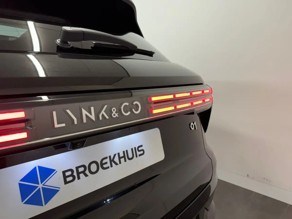 1.5 More | 360 Camera | Apple Carplay\Android Auto | Panoramadak | Lane keeping |