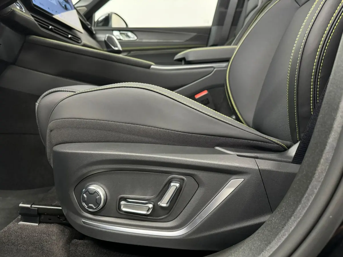 1.5 More | 360 Camera | Apple Carplay\Android Auto | Panoramadak | Lane keeping |