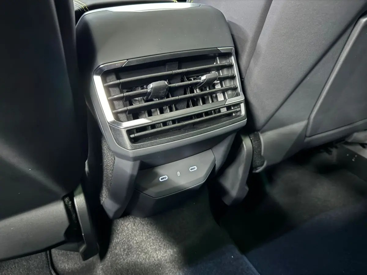 1.5 More | 360 Camera | Apple Carplay\Android Auto | Panoramadak | Lane keeping |