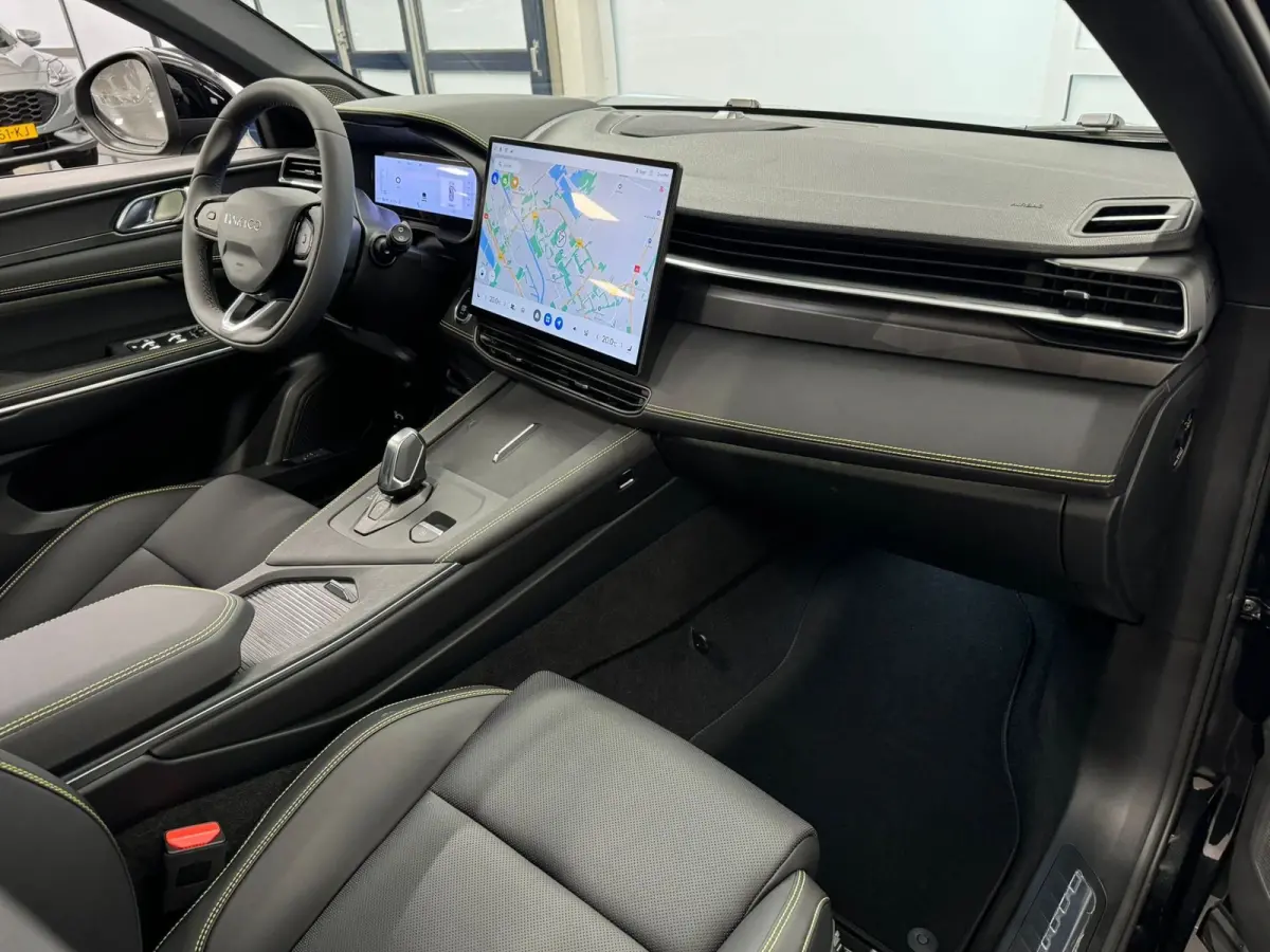 1.5 More | 360 Camera | Apple Carplay\Android Auto | Panoramadak | Lane keeping |