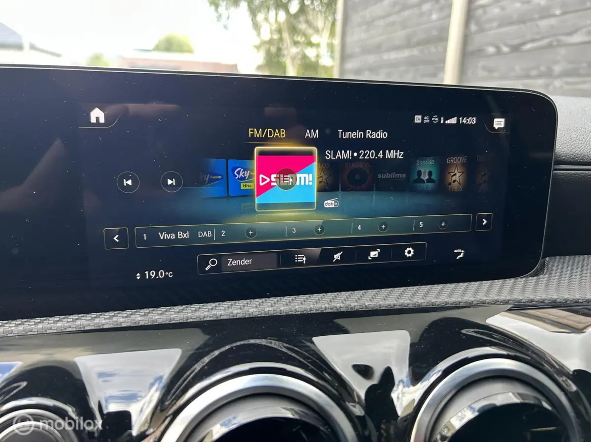 180 Business Solution FM nav / Camera / Half leder / LED