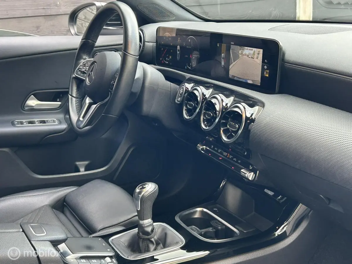 180 Business Solution FM nav / Camera / Half leder / LED