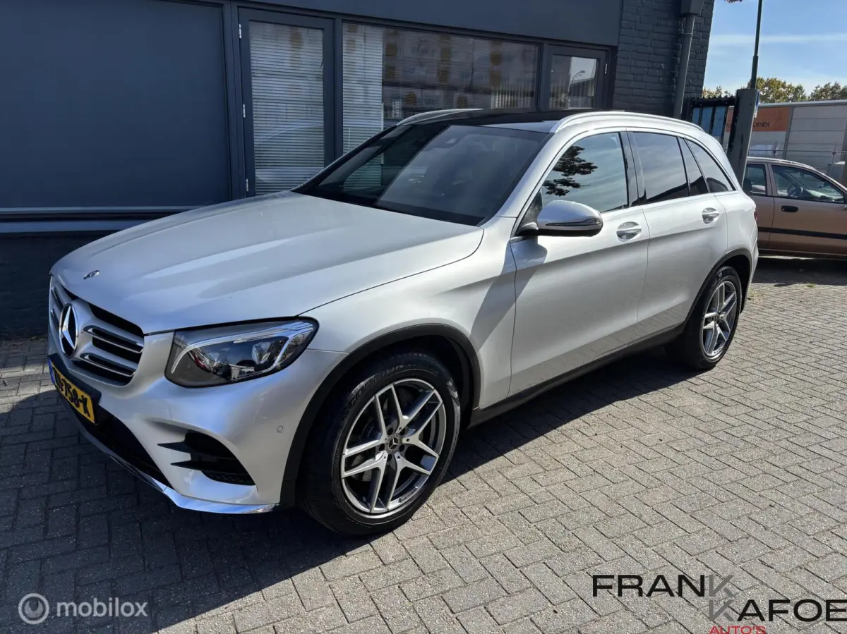 250 4MATIC Premium AMG Navi ECC Pano ILS 19"LM Camera Privacy glas