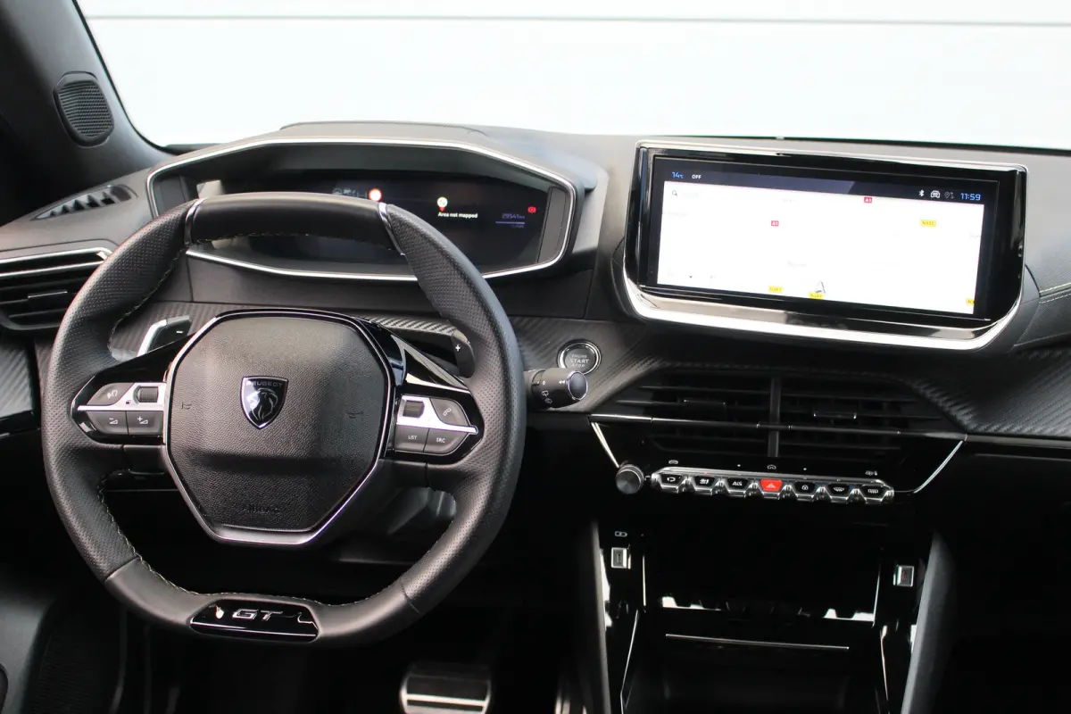 1.2 Hybrid 136 GT | Adap. Cruise C. | Camera | Keyless | Full LED | 17" LMV | Navi | Privacy Glass | Climate Control | Adap. Cruise C. | Camera | Keyless | Full LED | 17" LMV | Navi | Privac