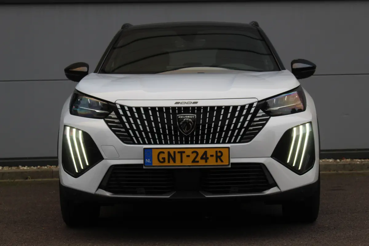 1.2 Hybrid 136 GT | Adap. Cruise C. | Camera | Keyless | Full LED | 17" LMV | Navi | Privacy Glass | Climate Control | Adap. Cruise C. | Camera | Keyless | Full LED | 17" LMV | Navi | Privac