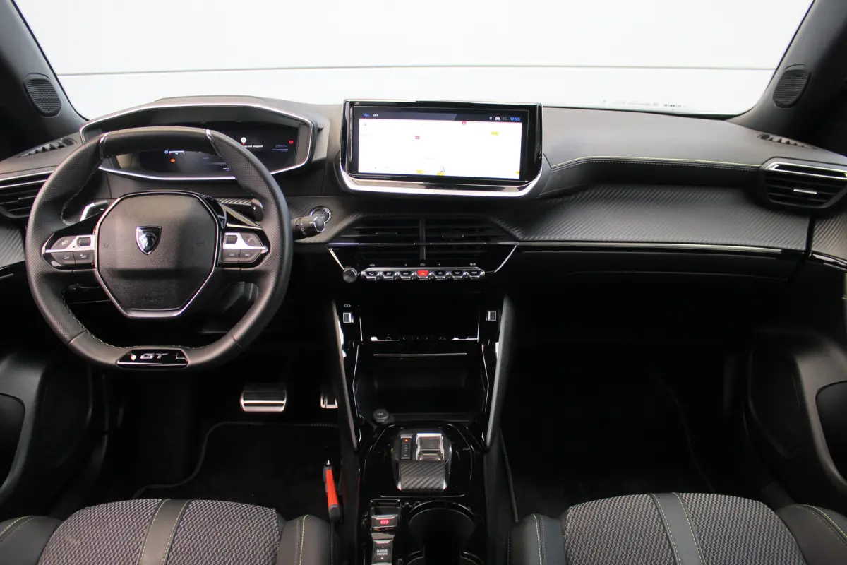 1.2 Hybrid 136 GT | Adap. Cruise C. | Camera | Keyless | Full LED | 17" LMV | Navi | Privacy Glass | Climate Control | Adap. Cruise C. | Camera | Keyless | Full LED | 17" LMV | Navi | Privac