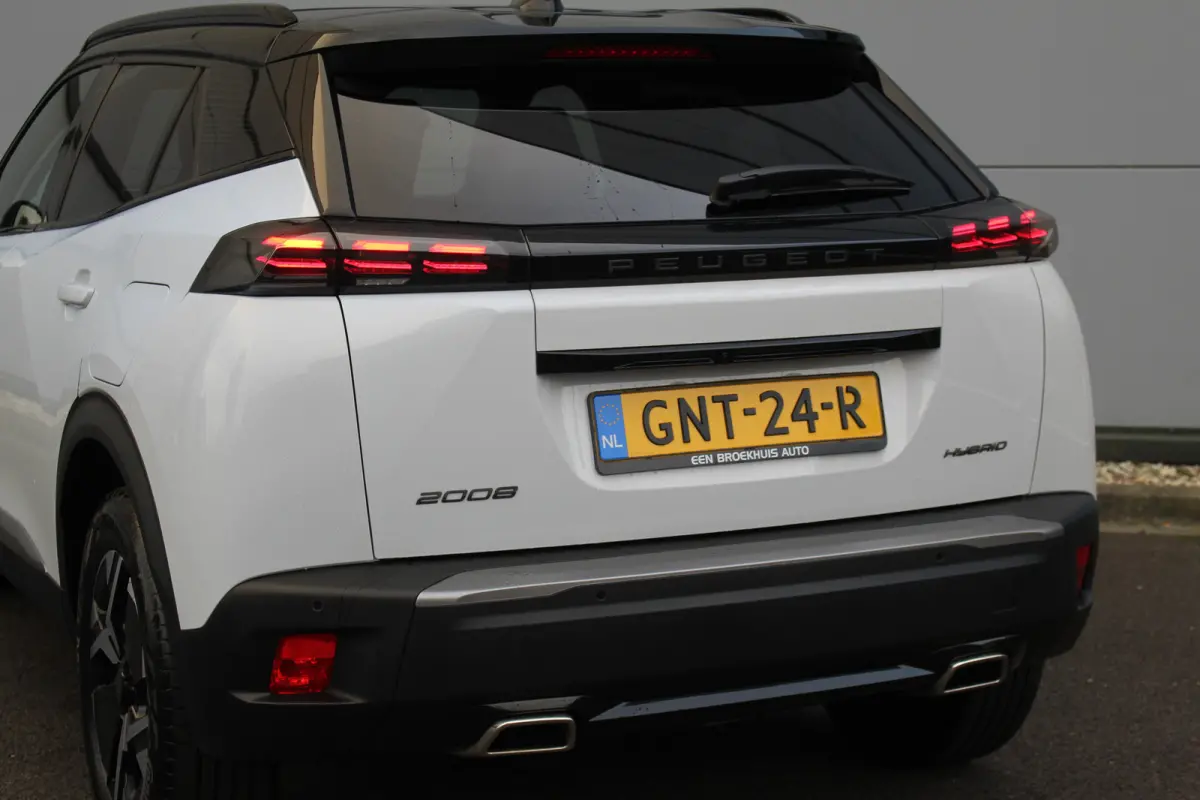 1.2 Hybrid 136 GT | Adap. Cruise C. | Camera | Keyless | Full LED | 17" LMV | Navi | Privacy Glass | Climate Control | Adap. Cruise C. | Camera | Keyless | Full LED | 17" LMV | Navi | Privac