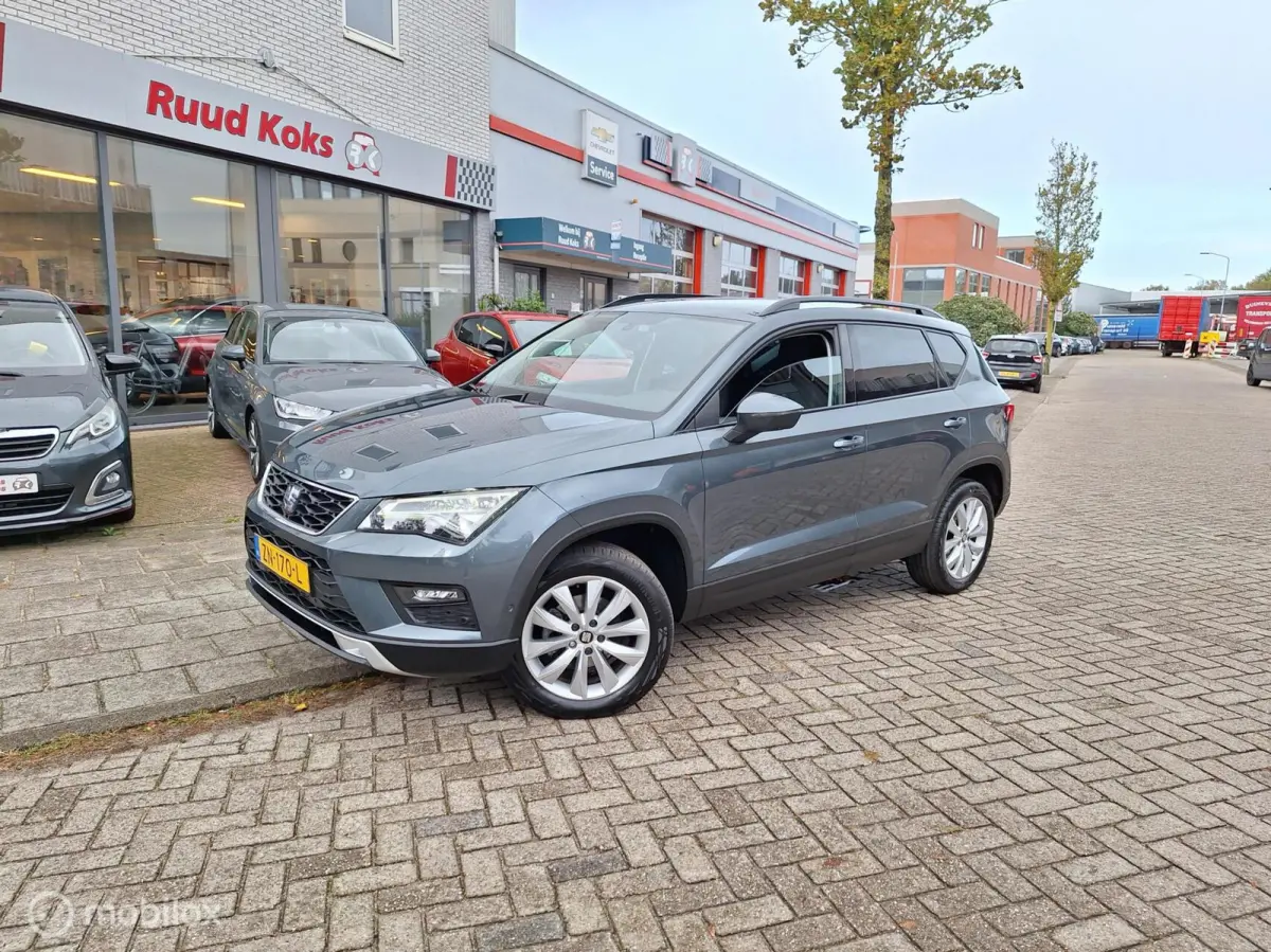 1.0 ECOTSI STYLE BUSINESS INTENSE • Carplay • Parkeerassistent •