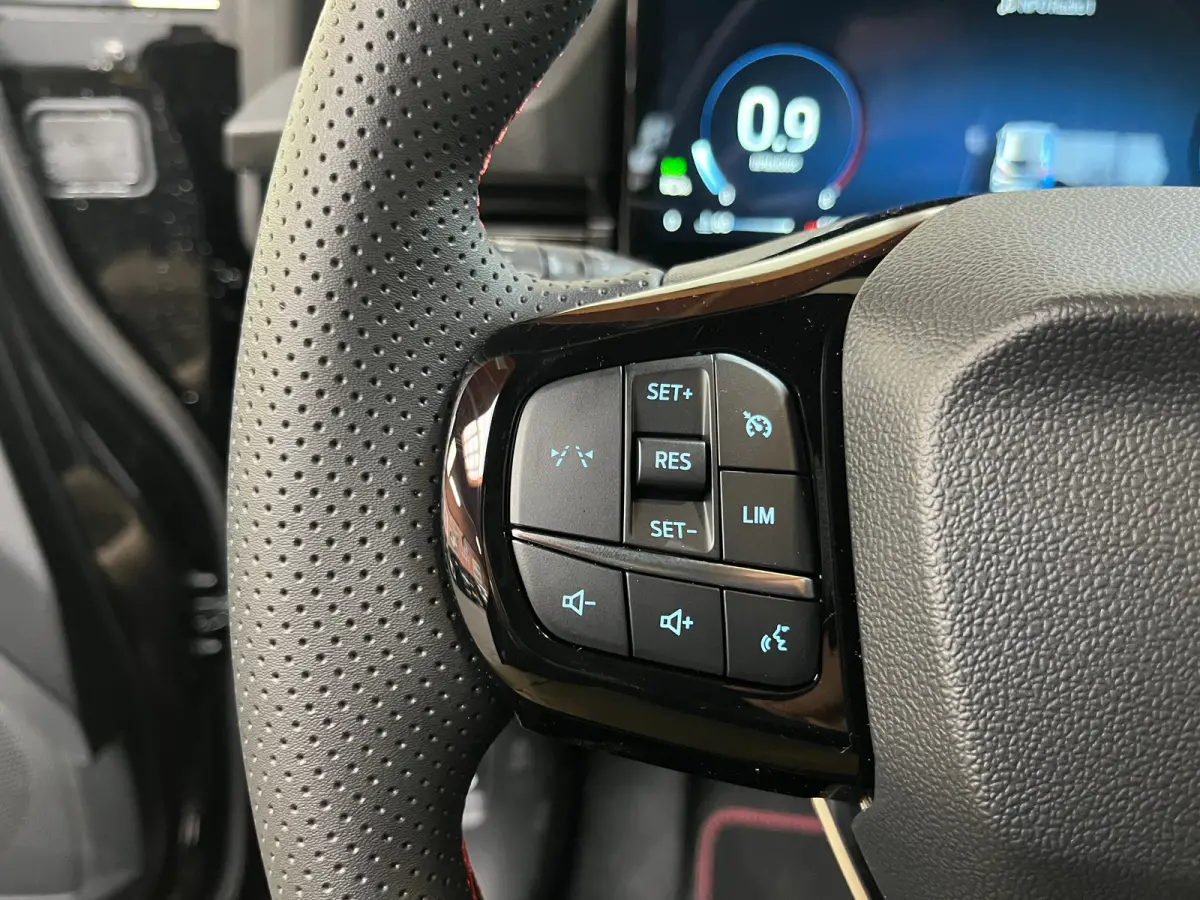 1.0 EcoBoost ST-Line X Automaat | 19" LMV | Achterspoiler | Half-lederen bekleding | Camera | Carplay draadloos | DEMO DEAL!