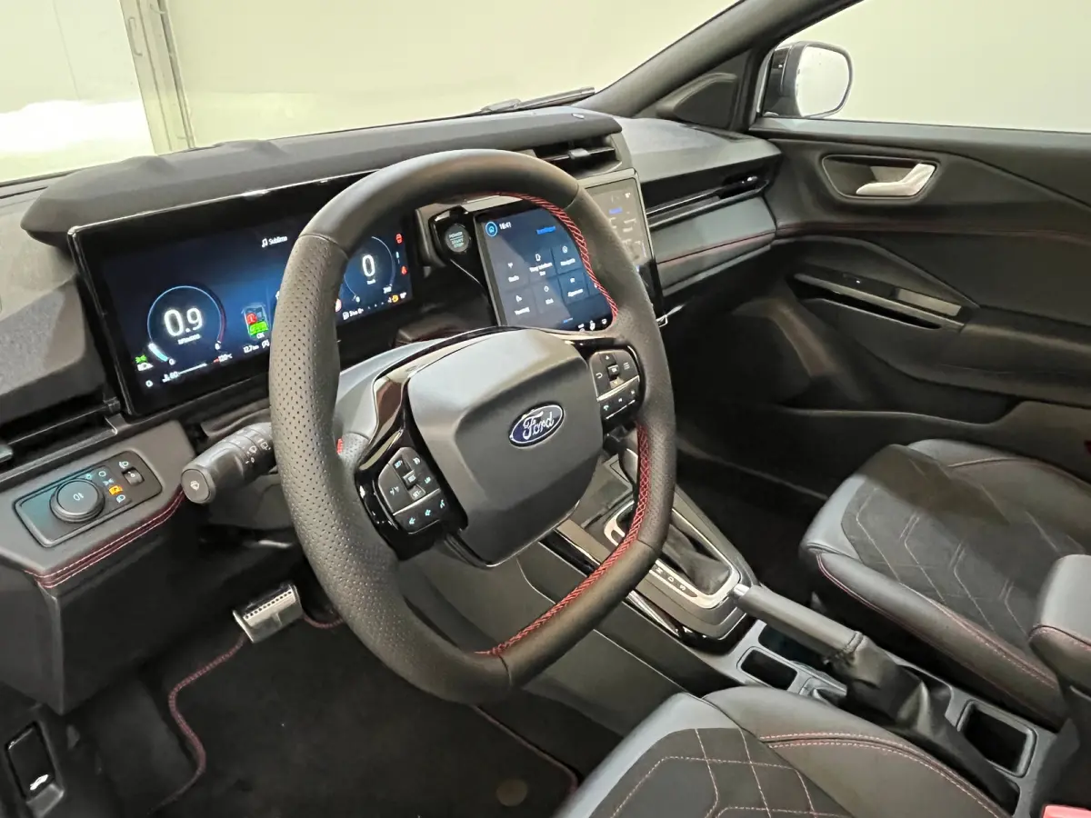 1.0 EcoBoost ST-Line X Automaat | 19" LMV | Achterspoiler | Half-lederen bekleding | Camera | Carplay draadloos | DEMO DEAL!