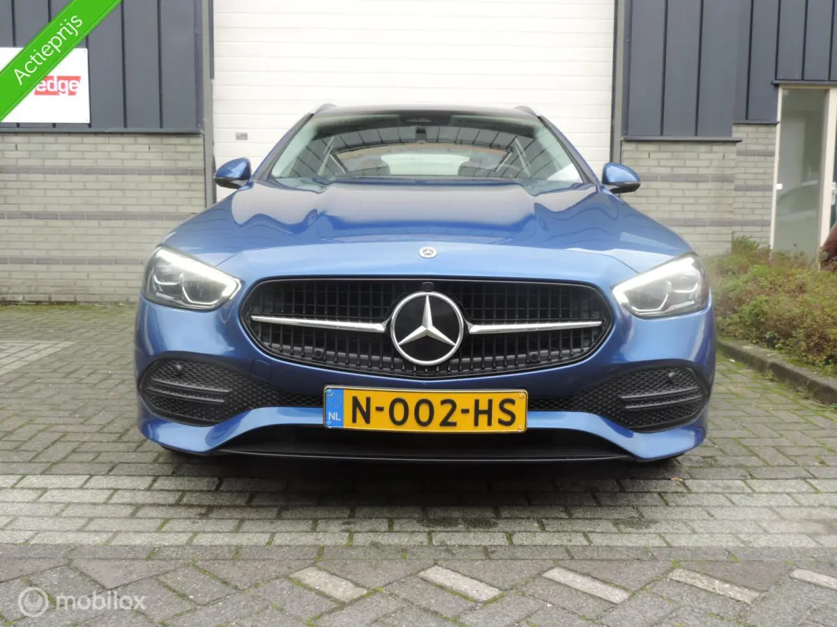 200 Launch Edition Luxury Line HEV!