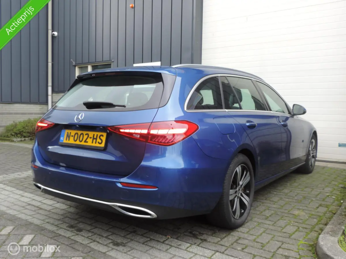 200 Launch Edition Luxury Line HEV!