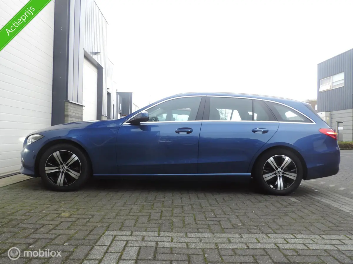 200 Launch Edition Luxury Line HEV!