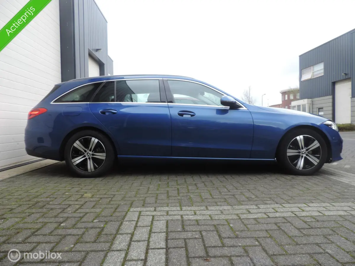 200 Launch Edition Luxury Line HEV!