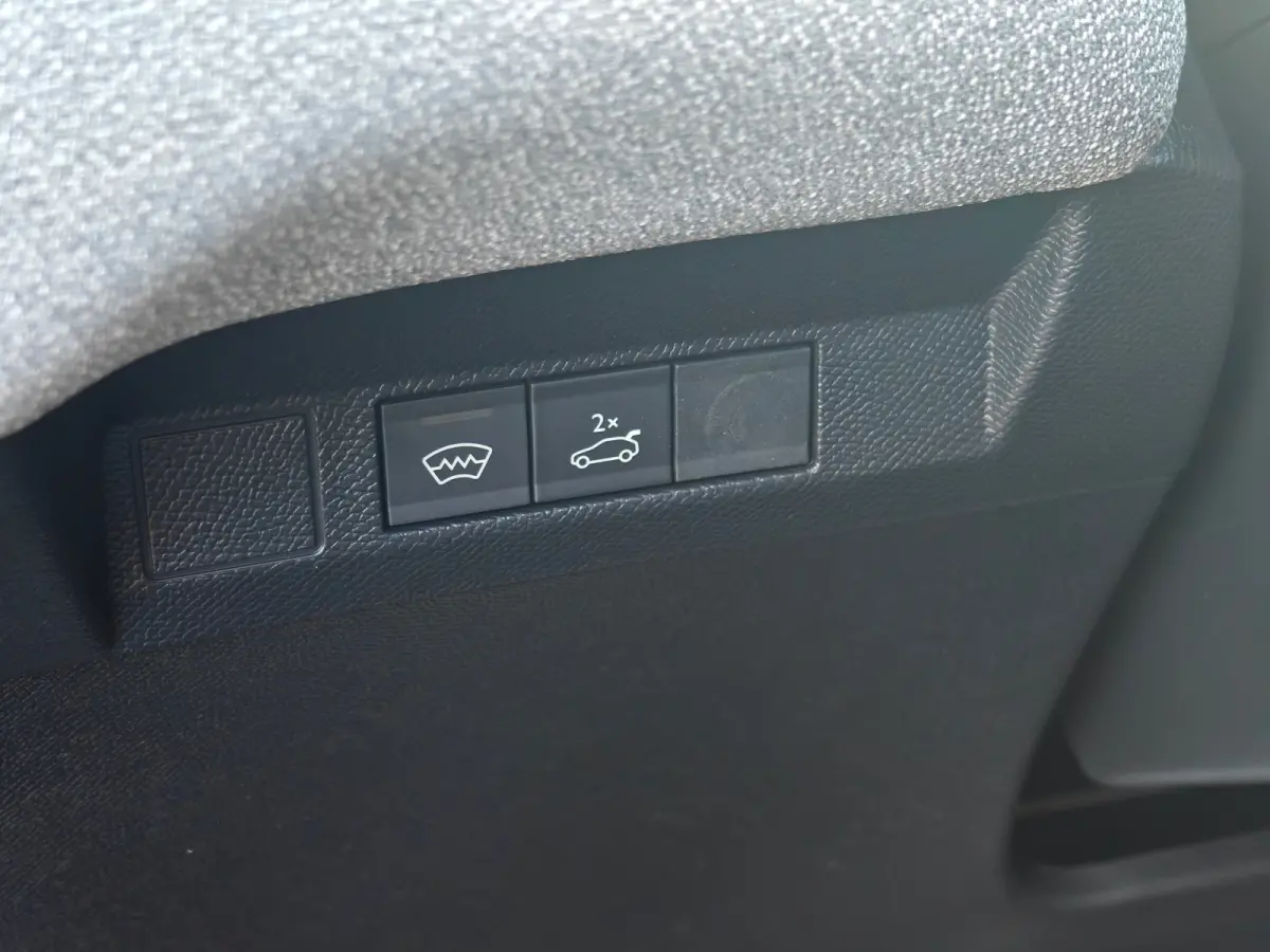 1.2 Hybrid 145 Max | Aanhanger assistent | Afwijkende dakkleur | Apple Carplay/Android Auto|telefoonintegratie premium