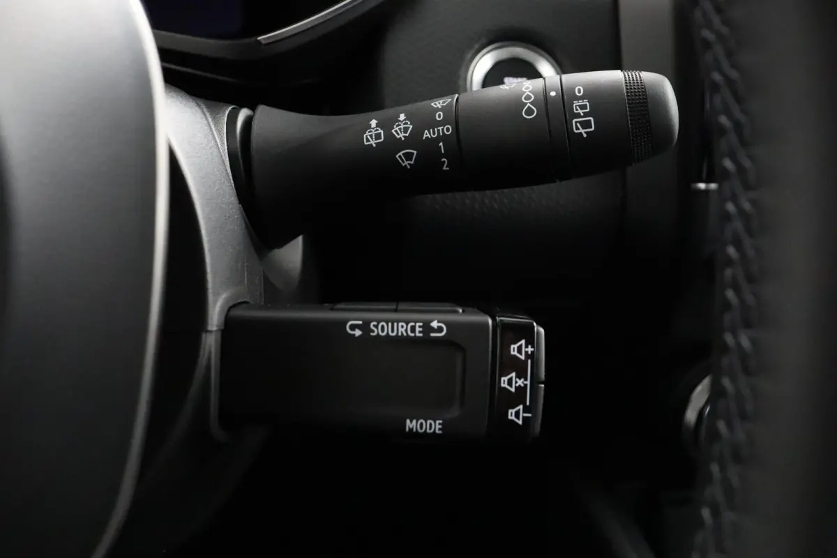 1.0T MT Instyle | Adapt. Cruise | Stoel- & Stuurverw. | BOSE Audio | Parkeercamera |