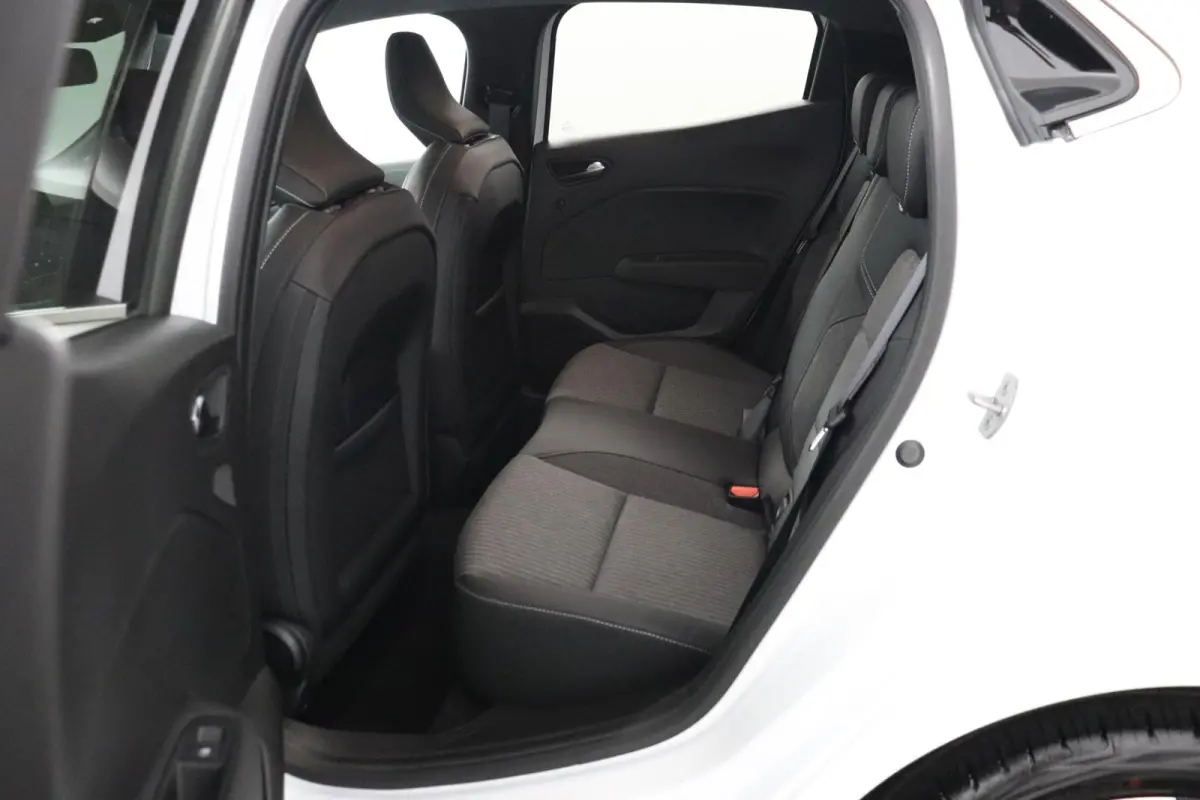 1.0T MT Instyle | Adapt. Cruise | Stoel- & Stuurverw. | BOSE Audio | Parkeercamera |