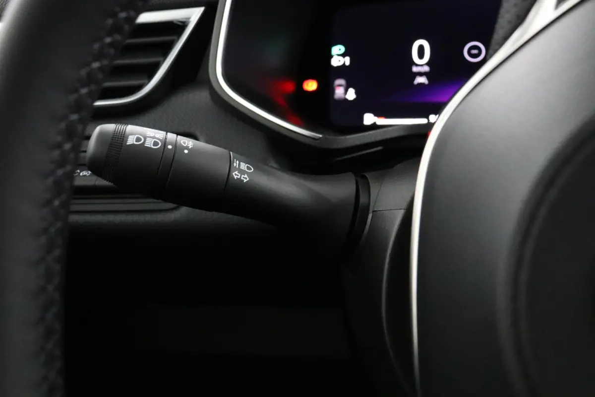 1.0T MT Instyle | Adapt. Cruise | Stoel- & Stuurverw. | BOSE Audio | Parkeercamera |