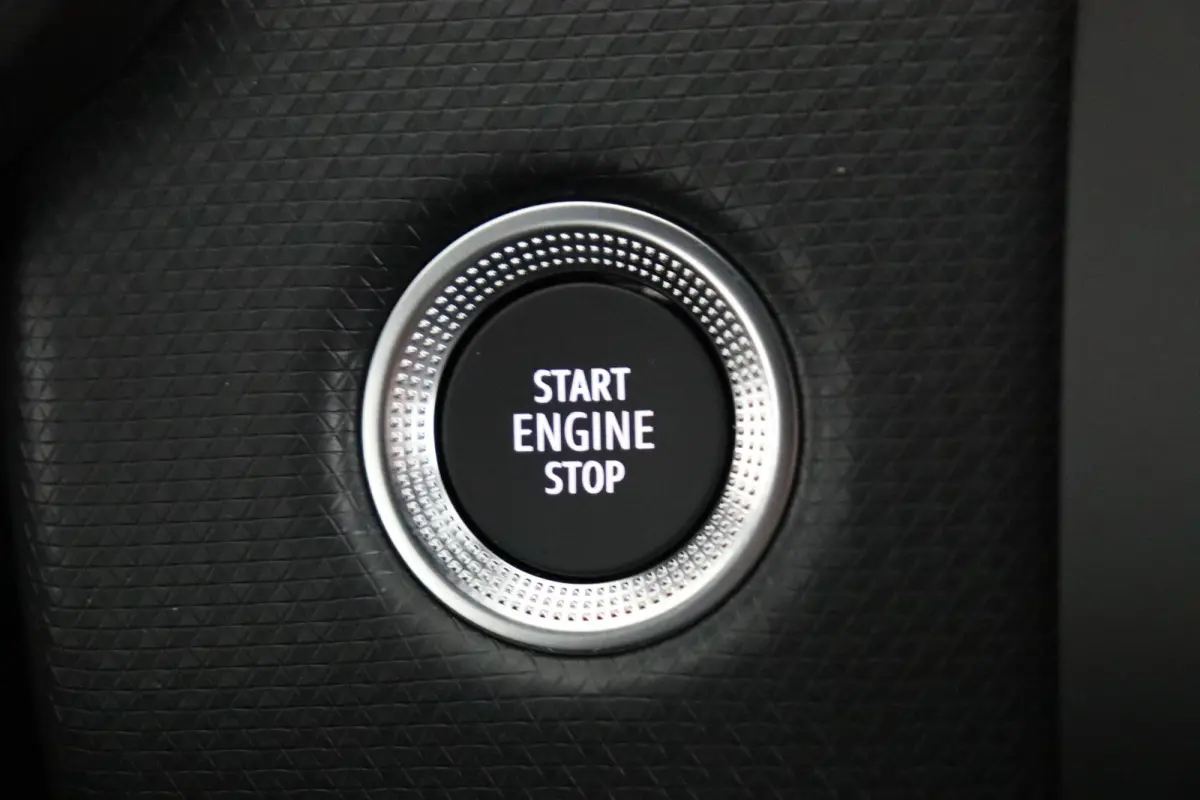 1.0T MT Instyle | Adapt. Cruise | Stoel- & Stuurverw. | BOSE Audio | Parkeercamera |