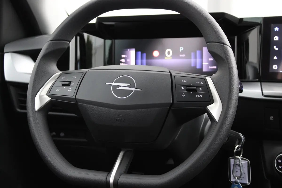 Edition 44 kWh / Navigatie / Camera / Parkeersensoren / Draadloos telefoonlader / DAB / LED