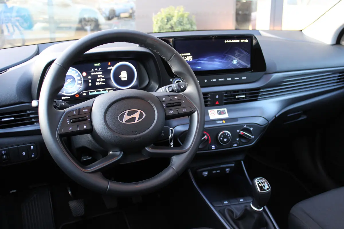 1.0 T-GDI Comfort | Adaptive Cruise Control | Parkeersensoren | Achteruitrijcamera | Navigatie | | Achteruitrijcamera | Autonomous Emergency Braking | Bluetooth telefoonvoorbereiding