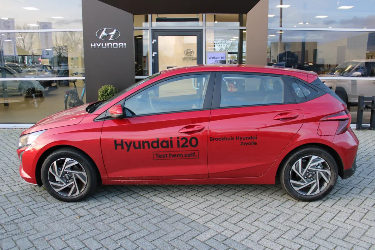 1.0 T-GDI Comfort | Adaptive Cruise Control | Parkeersensoren | Achteruitrijcamera | Navigatie | | Achteruitrijcamera | Autonomous Emergency Braking | Bluetooth telefoonvoorbereiding