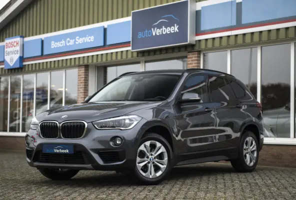 sDrive18iA Centennial Executive | LED | Navi | Trekhaak afneembaar | Stoelverwarming | Donker glas |