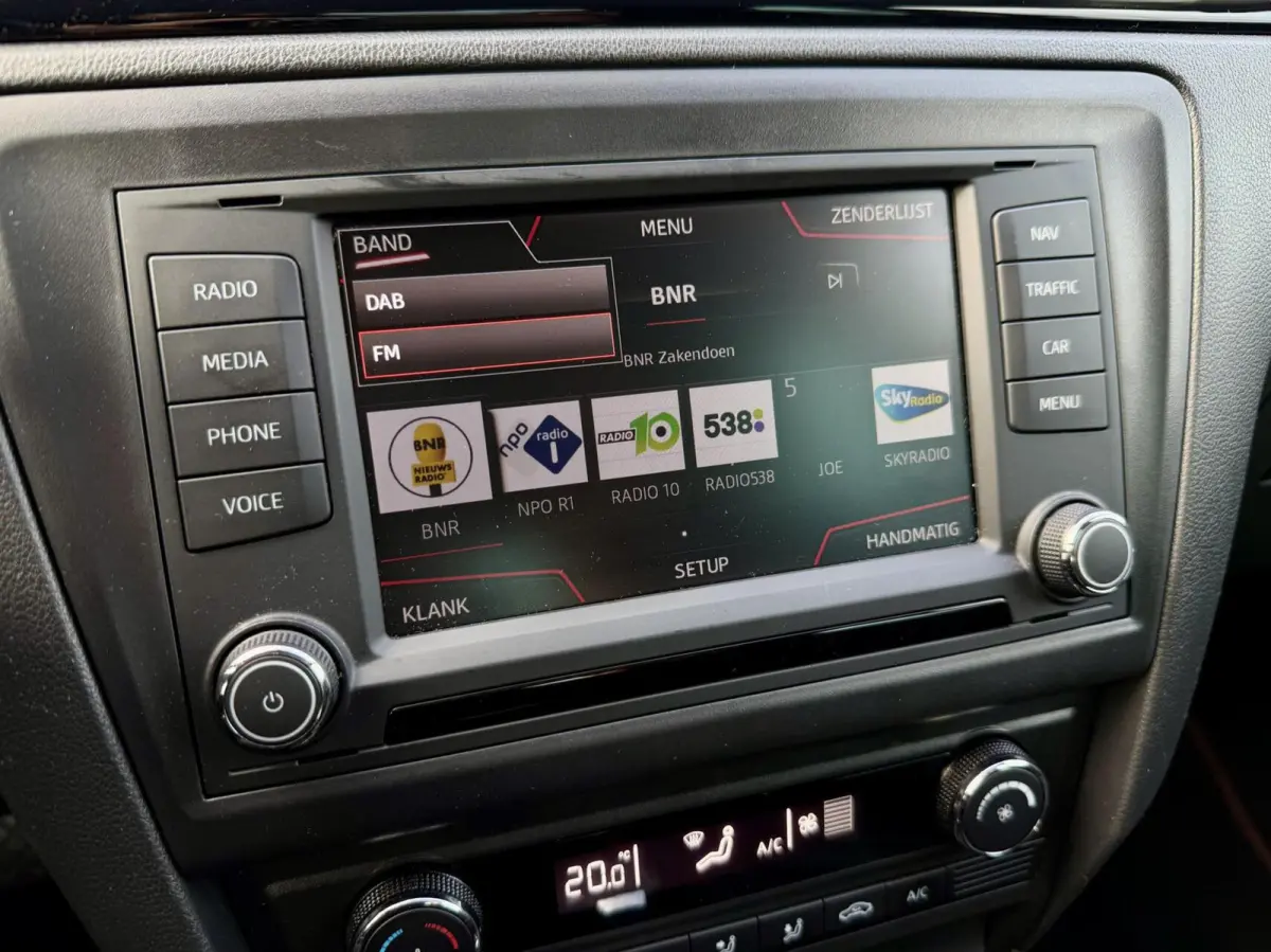 FR 1.4 TSI DSG Navi Camera DAB+ CarPlay NAP ✅