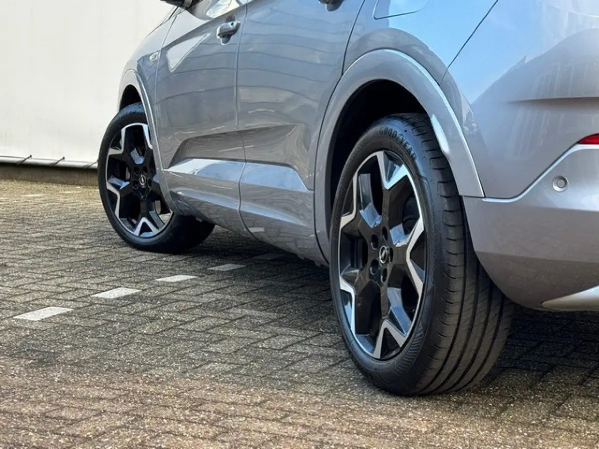 1.6 Turbo Plug-In Hybrid Ultimate Elegance met Navi/Camera, Full LED, 19inch, AGR, Adap.Cruise, Elektrische Klep