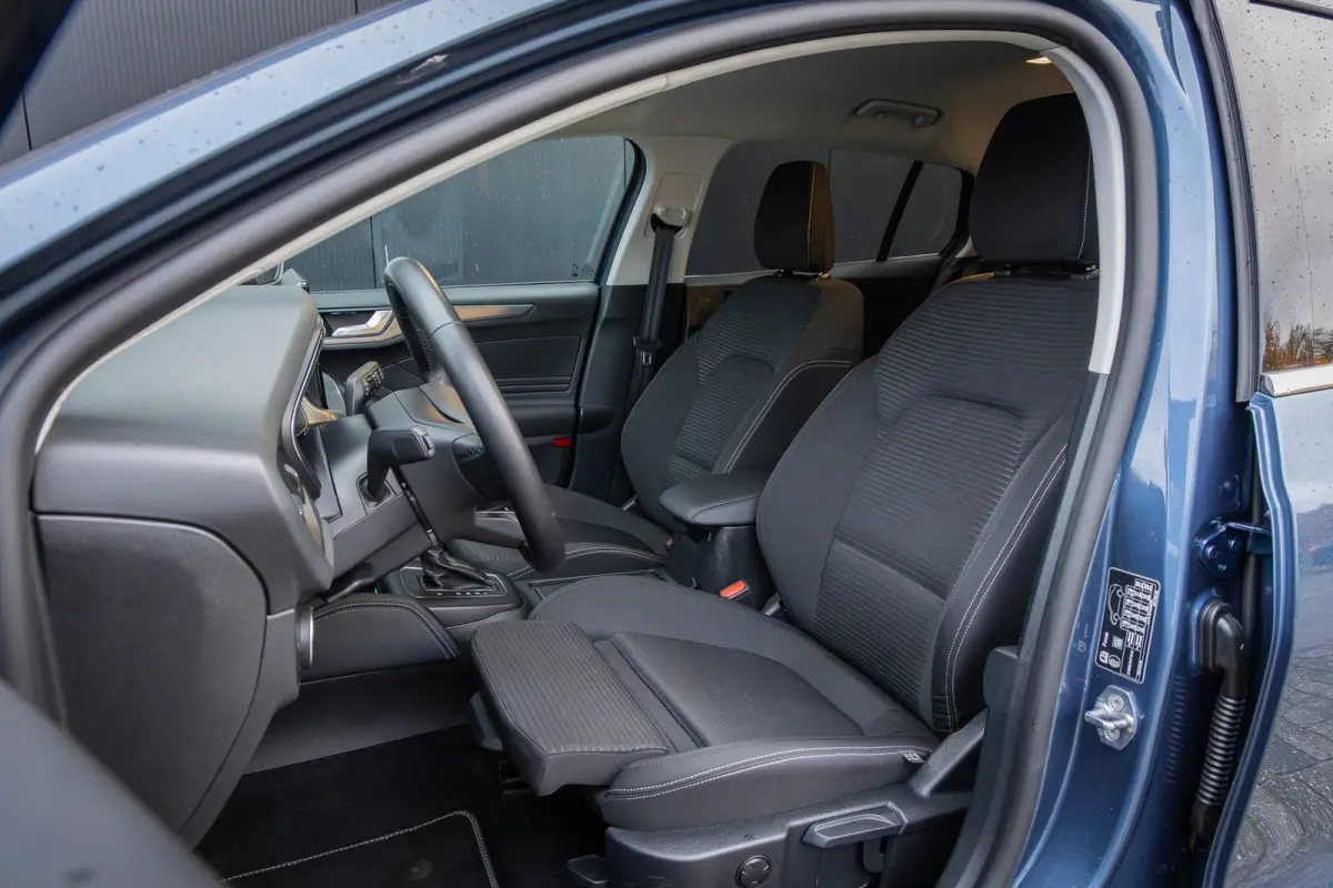 1.0 E.B. 155PK Hybrid Titanium X | AUOMAAT | Camera | Adaptieve cruise | AGR-stoel | Dodehoek detectie | Standkachel | LED | Keyless | DAB | Privacy-glass