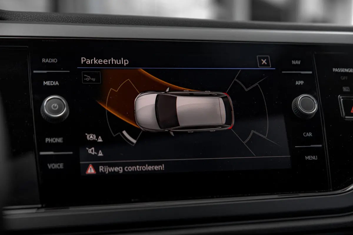R-Line Edition l Panoramadak l IQ Light l Climate Control l LED Matrix l Lm-Velgen l Stoelverwarming l