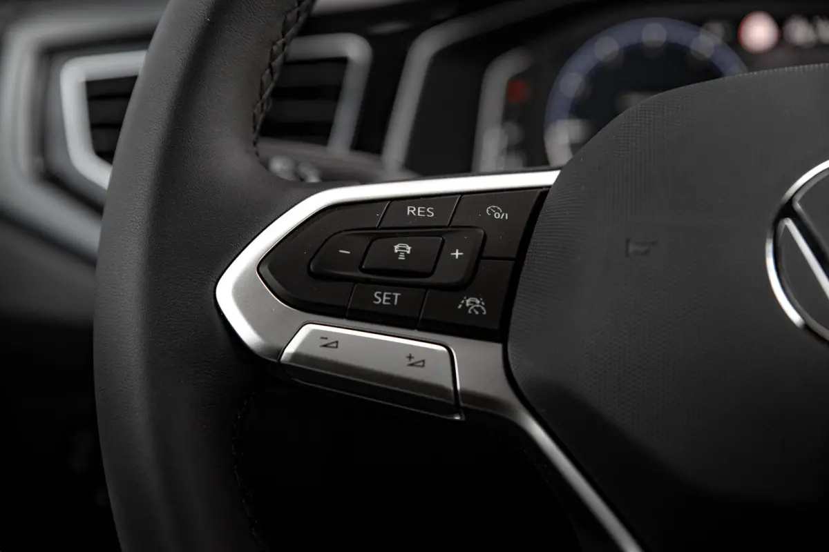 R-Line Edition l Panoramadak l IQ Light l Climate Control l LED Matrix l Lm-Velgen l Stoelverwarming l