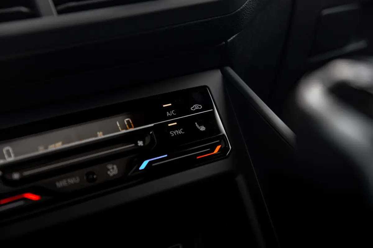 R-Line Edition l Panoramadak l IQ Light l Climate Control l LED Matrix l Lm-Velgen l Stoelverwarming l