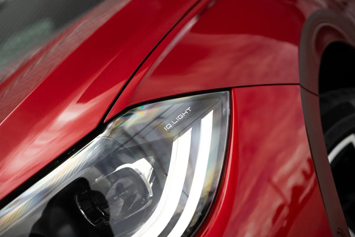 R-Line Edition l Panoramadak l IQ Light l Climate Control l LED Matrix l Lm-Velgen l Stoelverwarming l