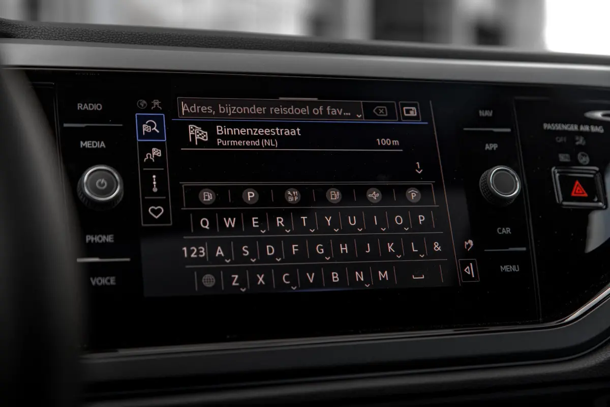 R-Line Edition l Panoramadak l IQ Light l Climate Control l LED Matrix l Lm-Velgen l Stoelverwarming l