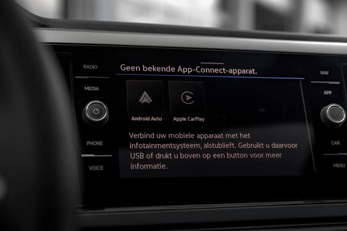 R-Line Edition l Panoramadak l IQ Light l Climate Control l LED Matrix l Lm-Velgen l Stoelverwarming l