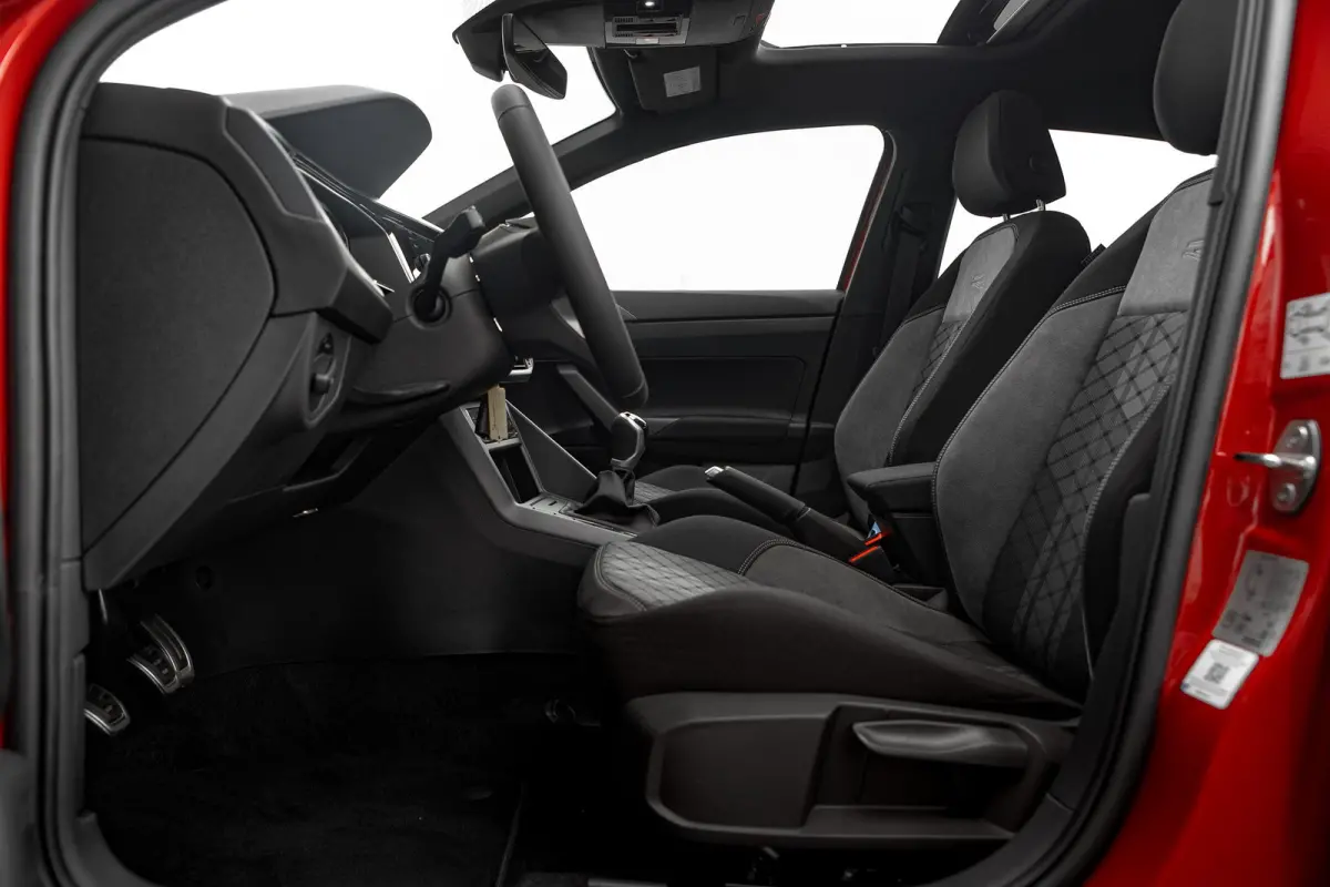 R-Line Edition l Panoramadak l IQ Light l Climate Control l LED Matrix l Lm-Velgen l Stoelverwarming l
