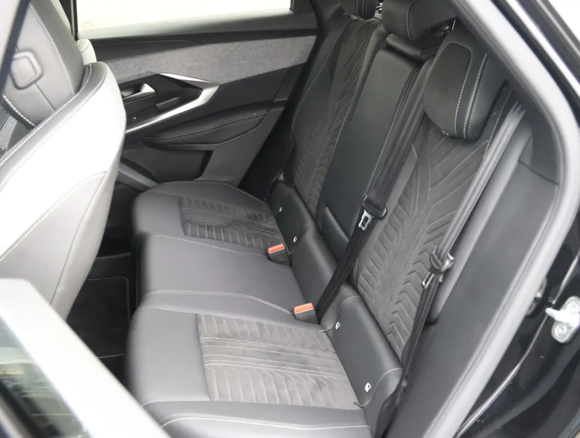 GT Avantage 210 73 kWh | ACCU 97% | Adaptieve Cruise Control | Matrix-LED Koplampen | 20" Lichtmetalen Velgen | Keyless Entry/Start | Apple Carplay/Android Auto |