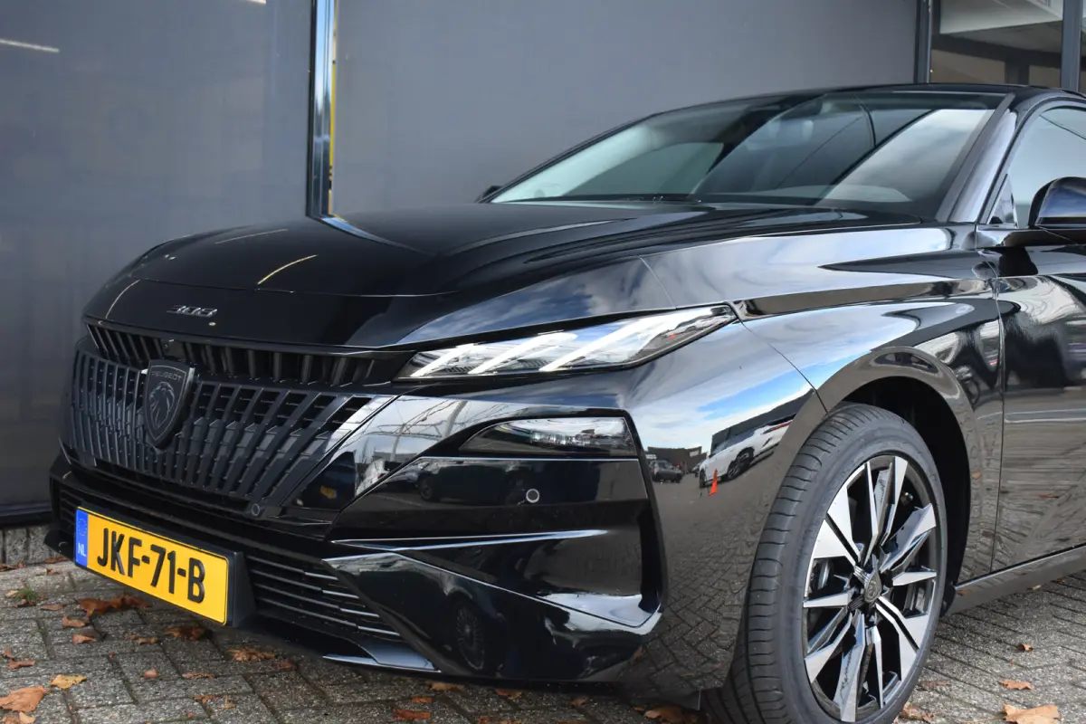 1.2 Hybrid 145 e-DCS6 Allure Tot 8 Jaar Garantie! | 360 Camera | Adaptive Cruise | Keyless-Entry | Navigatie Pack | Dodehoek-Detectie | !!