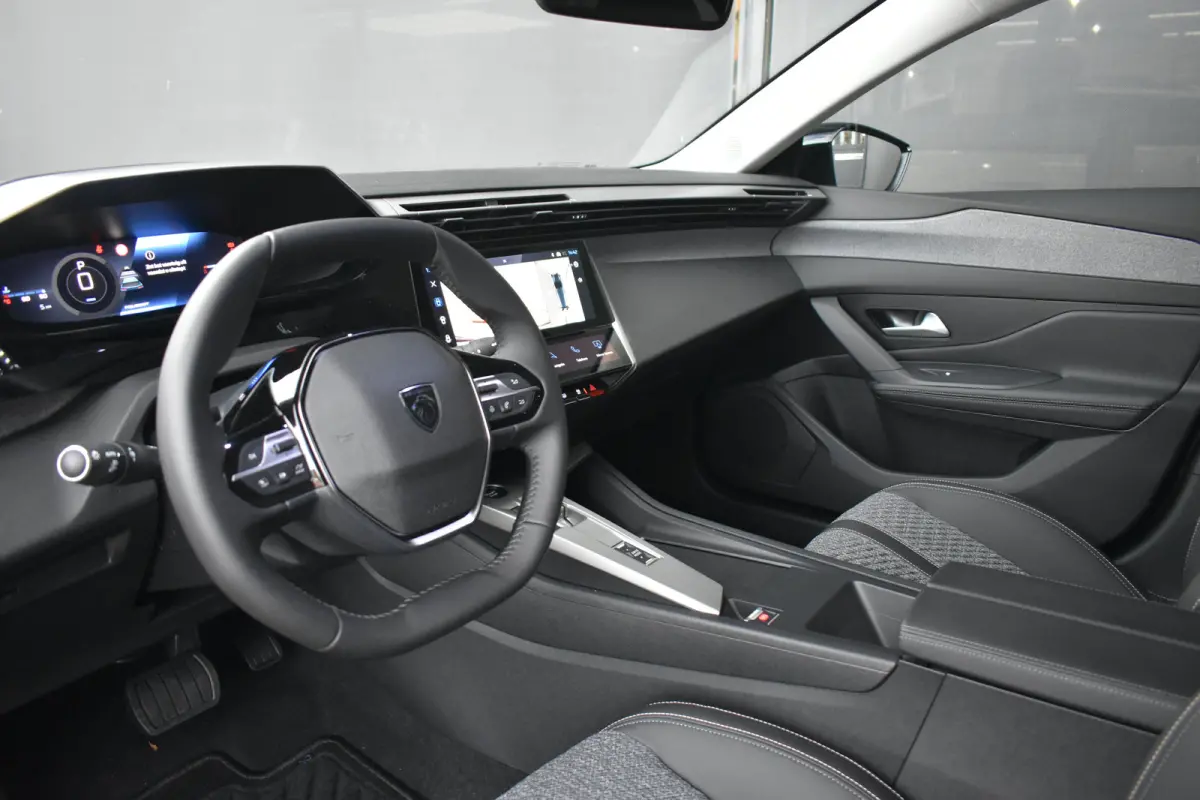 1.2 Hybrid 145 e-DCS6 Allure Tot 8 Jaar Garantie! | 360 Camera | Adaptive Cruise | Keyless-Entry | Navigatie Pack | Dodehoek-Detectie | !!