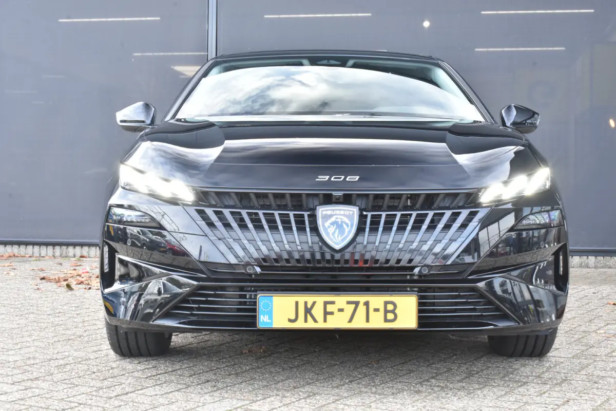 1.2 Hybrid 145 e-DCS6 Allure Tot 8 Jaar Garantie! | 360 Camera | Adaptive Cruise | Keyless-Entry | Navigatie Pack | Dodehoek-Detectie | !!