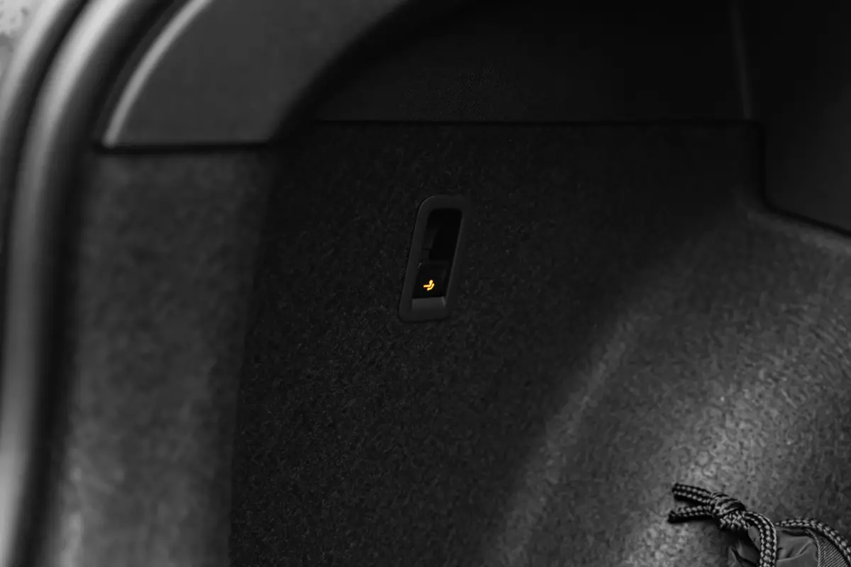 FR Business - eHybrid | Trekhaak | Black Pakket | 18'' LMV | ACC | Achteruitrijcamera l Elekt. Haak l Black Pakket l 18" l Adapt. Cr Control l Camera l PDC l Side Assist l